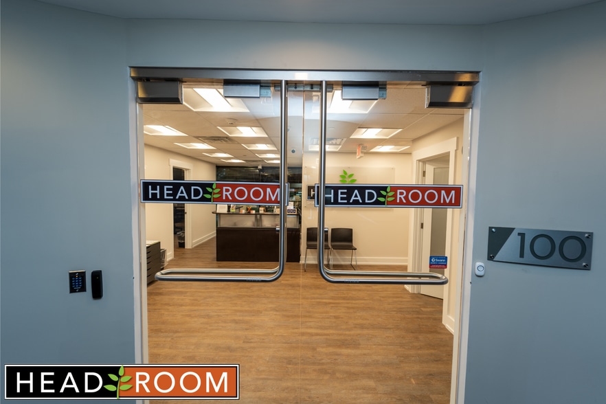 230 Sugartown Rd, Wayne, PA for lease - Interior Photo - Image 2 of 26