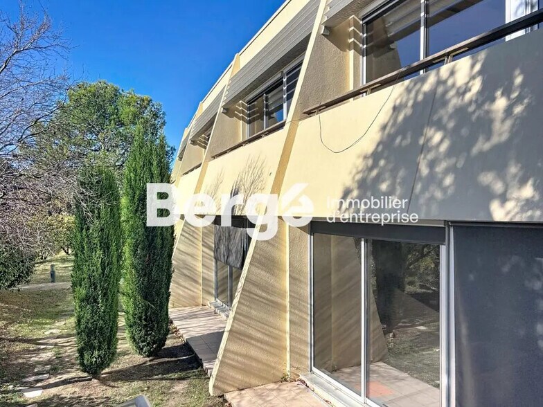 Office in Valbonne for lease - Building Photo - Image 2 of 10