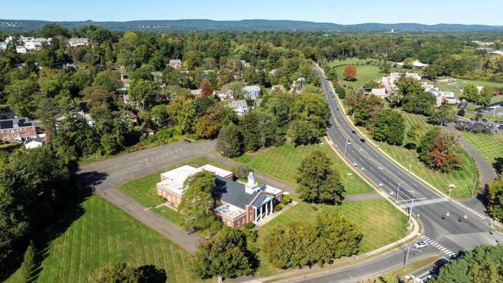 235 Scarborough St, Hartford, CT for sale - Building Photo - Image 1 of 19