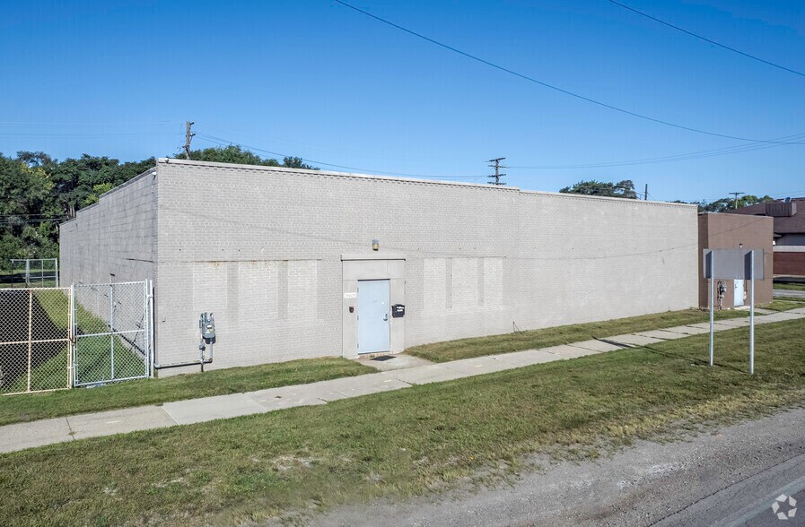 20829 Mound Rd, Warren, MI for sale - Primary Photo - Image 1 of 1