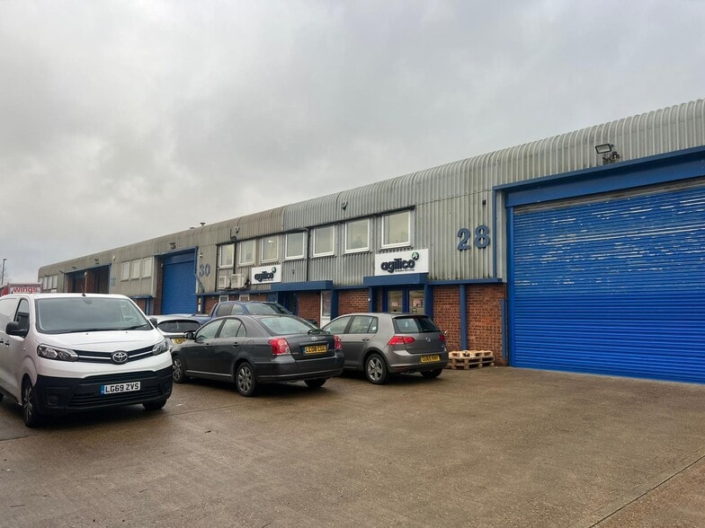 22-34 Imperial Way, Croydon for sale - Building Photo - Image 1 of 1