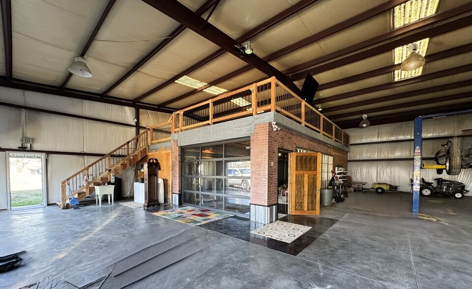 2285 Reneau Rd, Oneonta, AL for sale - Building Photo - Image 3 of 32