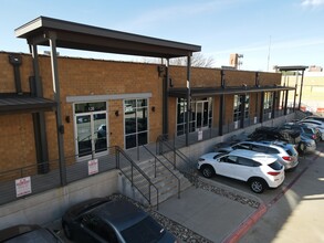 608 E Hickory St, Denton, TX for lease Building Photo- Image 1 of 8