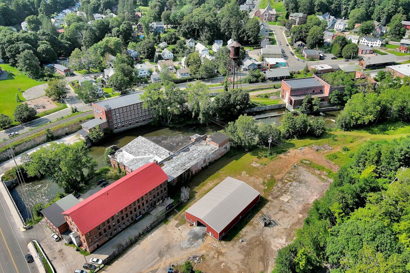 414 Park St, Housatonic, MA 01236