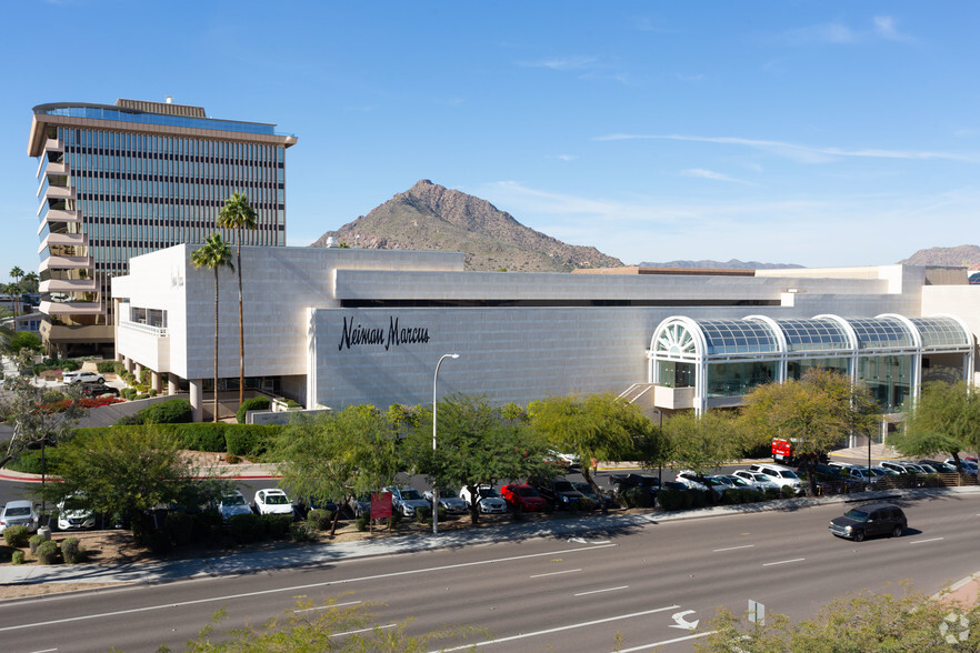 7014 E Camelback Rd, Scottsdale, AZ for lease - Primary Photo - Image 1 of 12