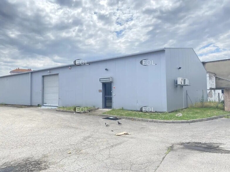 Industrial in Vénissieux for lease - Building Photo - Image 2 of 9