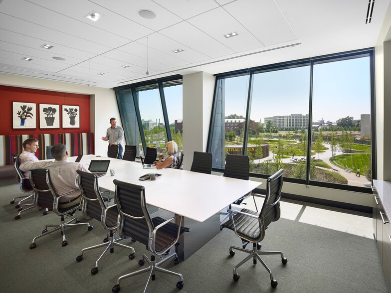 201 Rouse Blvd, Philadelphia, PA for lease - Interior Photo - Image 2 of 17