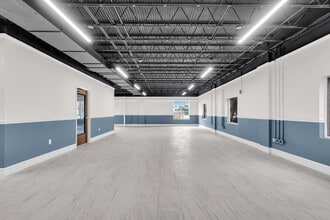 417 8th St W, Bradenton, FL for lease Interior Photo- Image 1 of 1