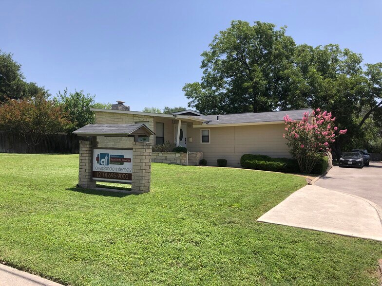 2902 Hillcrest Dr, San Antonio, TX for sale - Primary Photo - Image 1 of 1