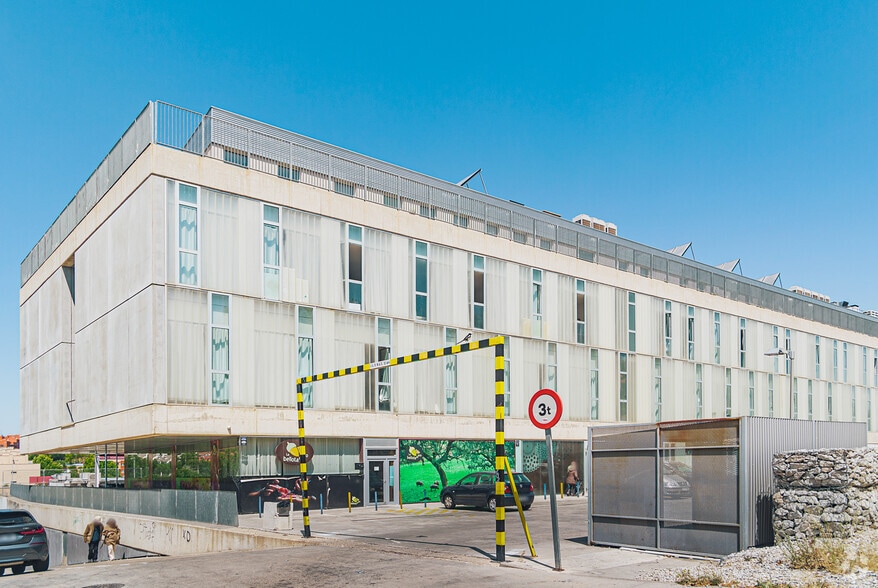 Calle Gaspar de Morales, 1, Paracuellos de Jarama, Madrid for sale - Building Photo - Image 2 of 3