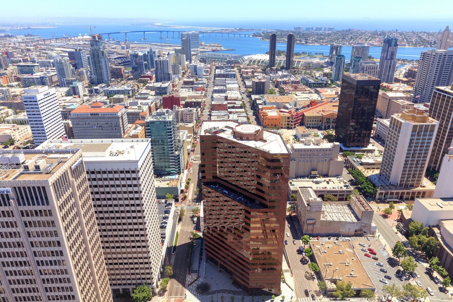 401 B St, San Diego, CA for lease - Building Photo - Image 3 of 15