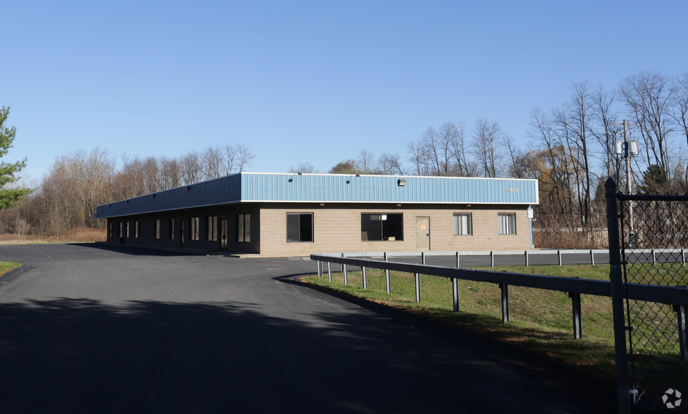 1650 Crane St, Schenectady, NY for lease - Building Photo - Image 3 of 5