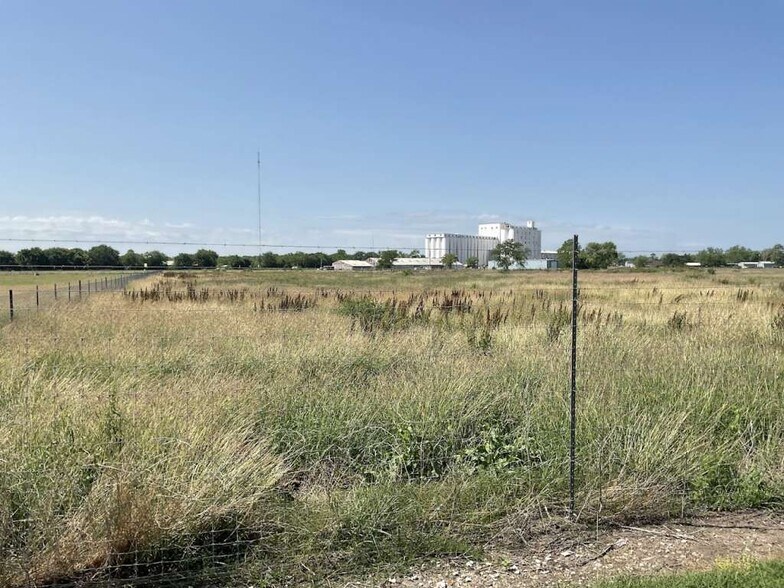 304 E York St, Ganado, TX for sale - Building Photo - Image 3 of 4