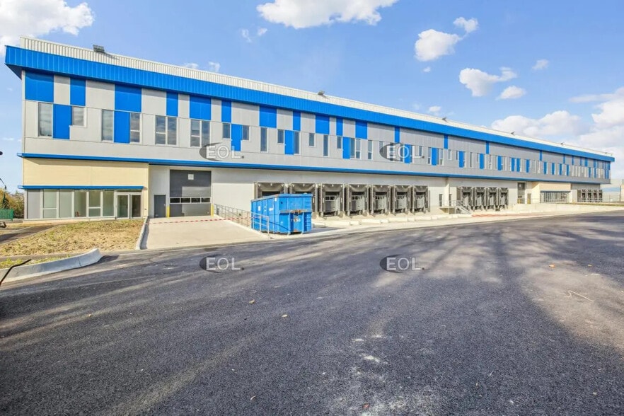 Industrial in Conflans-Sainte-Honorine for lease - Building Photo - Image 1 of 12