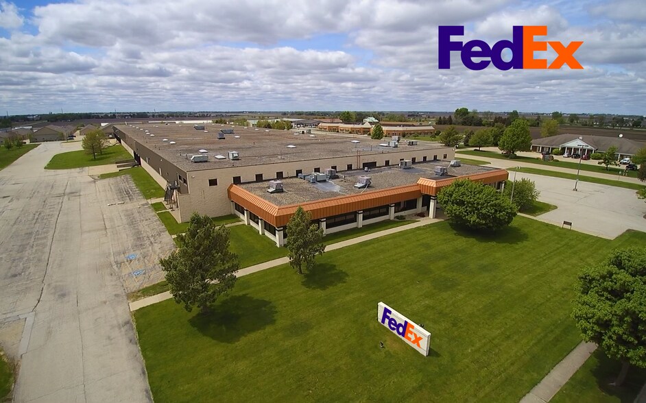 4105 Fieldstone Rd, Champaign, IL for sale - Building Photo - Image 1 of 1