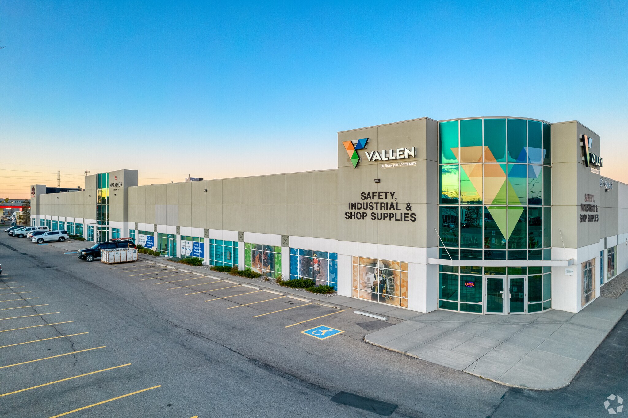 5251 48th Ave SE, Calgary, AB for sale Primary Photo- Image 1 of 1