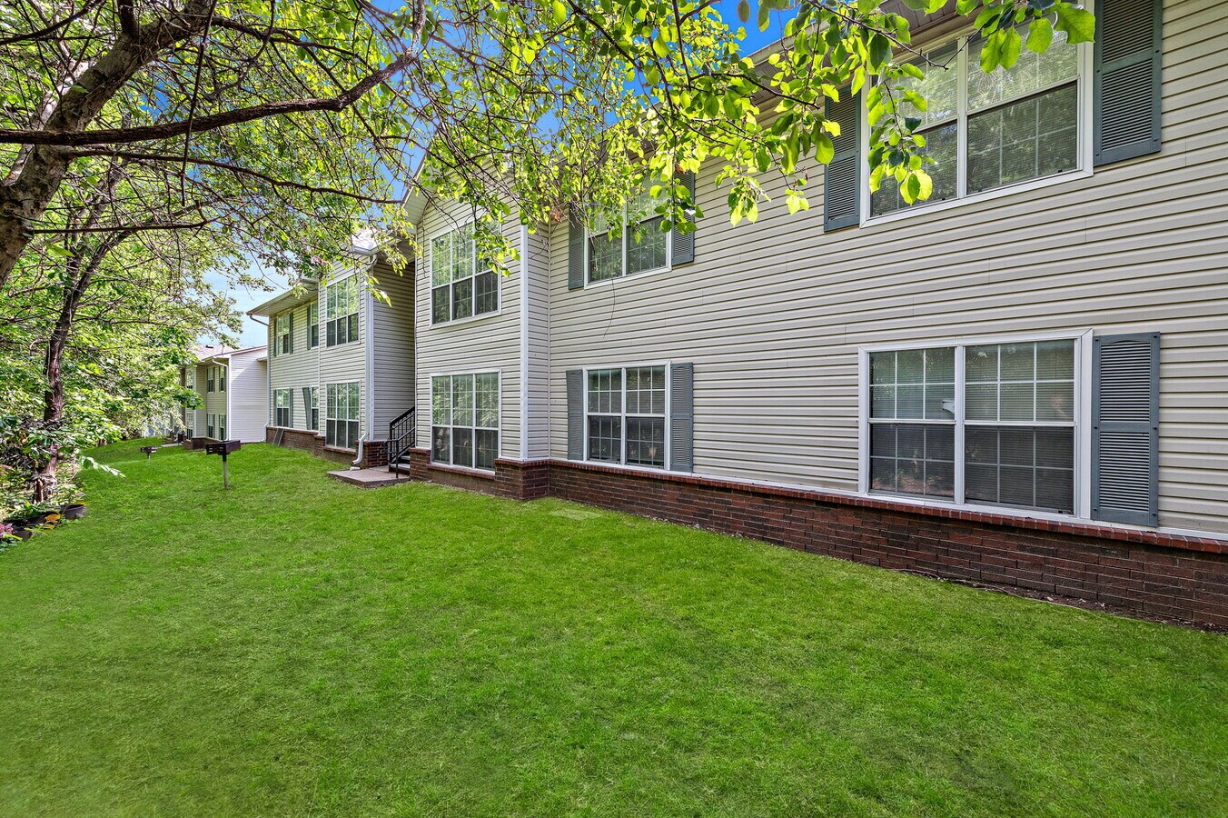 3302 S Sterling Ave, Independence, MO 64052