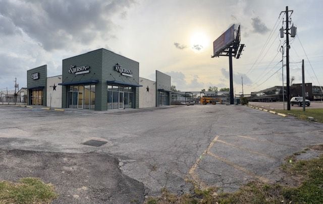 10515 Northwest Fwy, Houston, TX for lease - Building Photo - Image 1 of 12