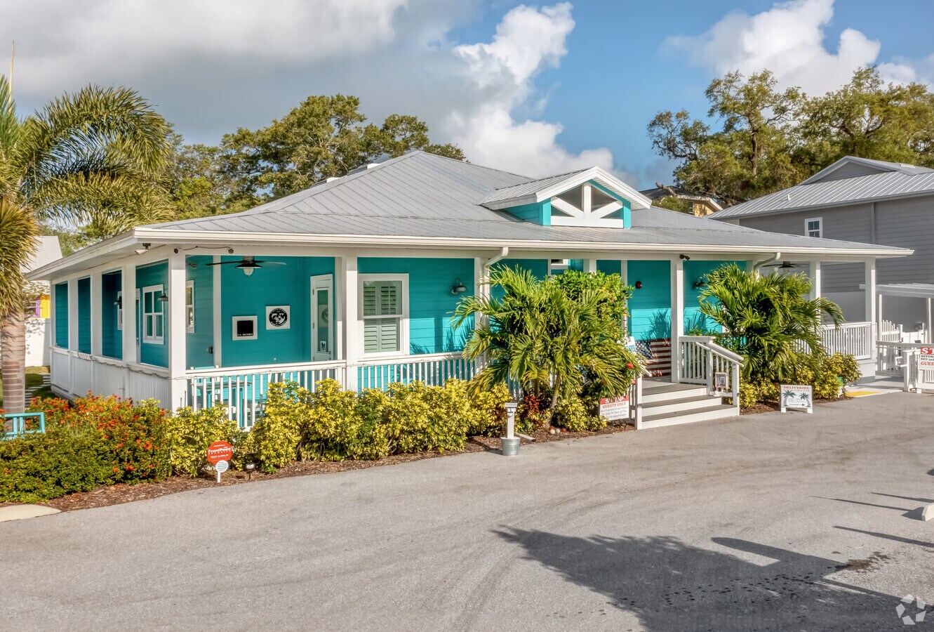 520 Skinner Blvd, Dunedin, FL 34698