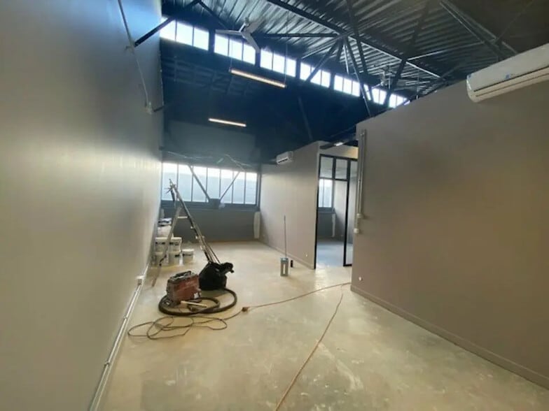 Office in Reims for lease - Interior Photo - Image 3 of 3