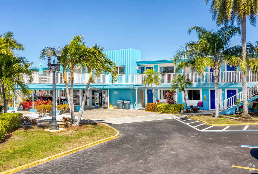 11365 Gulf Blvd, Treasure Island, FL for sale - Primary Photo - Image 1 of 1