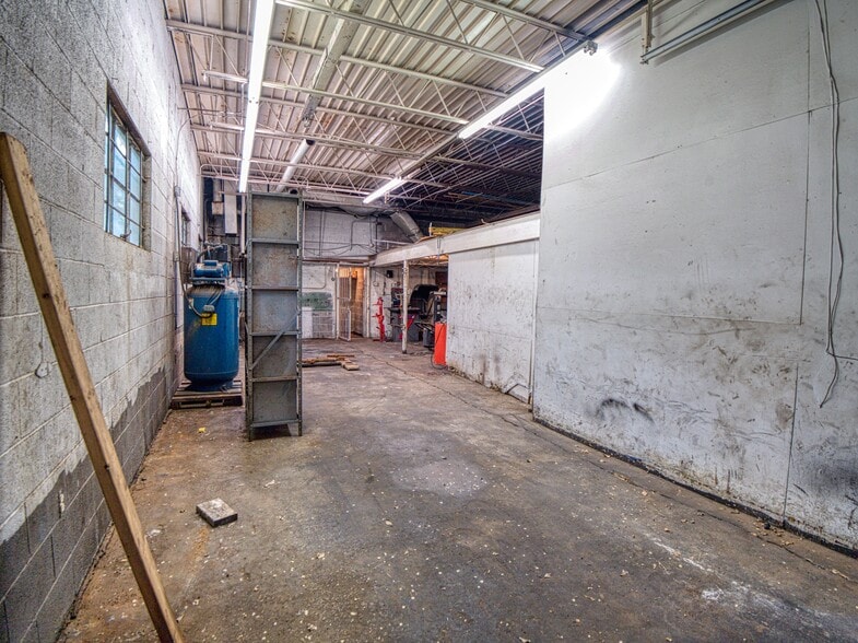 3901 NE 23rd St, Oklahoma City, OK for sale - Interior Photo - Image 2 of 8