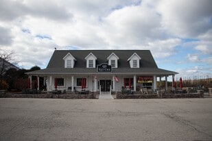 High Traffic Door County Retail Property - Pub
