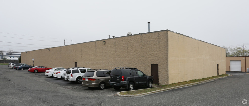 1440 Church St, Bohemia, NY for lease - Building Photo - Image 2 of 13