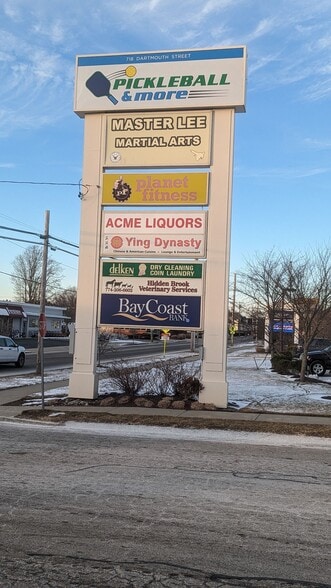 718 Dartmouth St, Dartmouth, MA for lease - Building Photo - Image 3 of 11