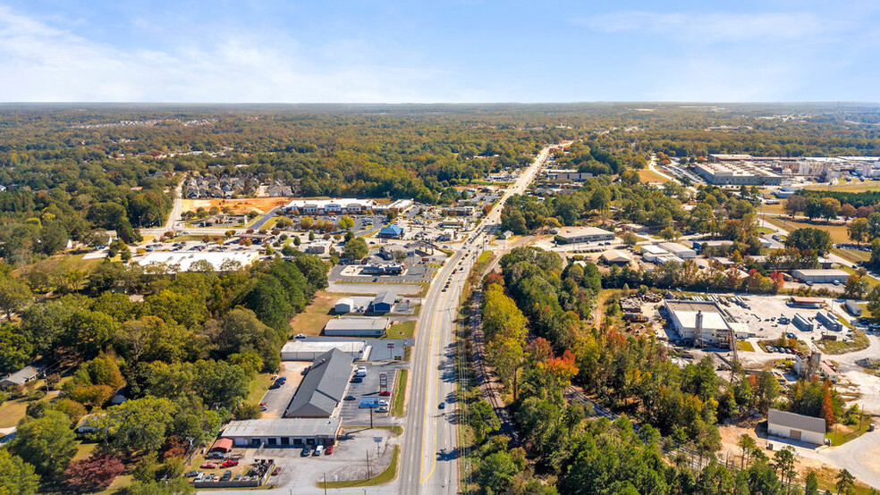 1034 NE Main St, Simpsonville, SC for sale - Building Photo - Image 1 of 24