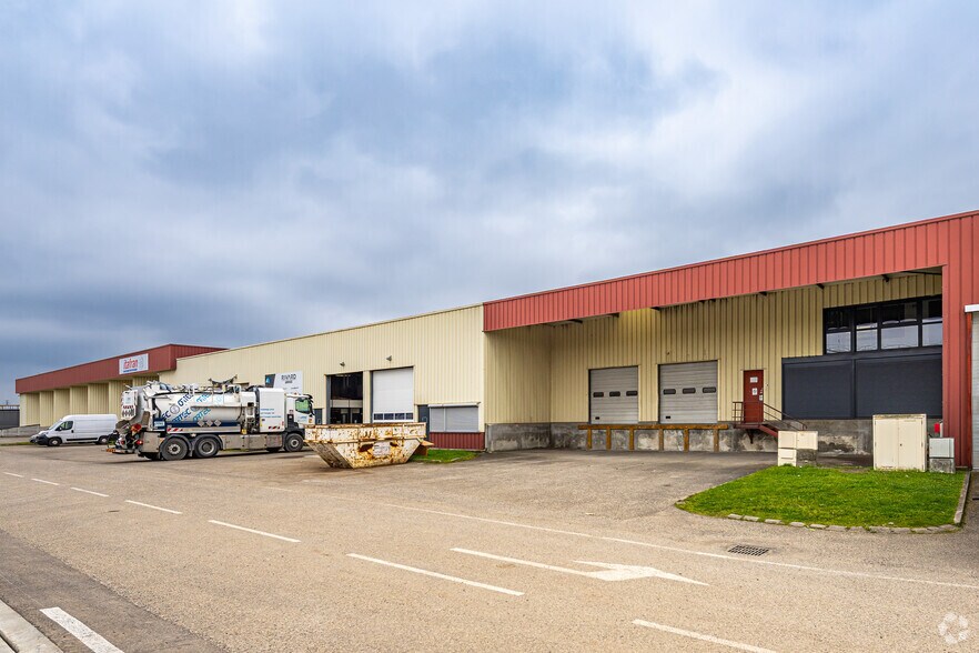 15 Avenue De Montmartin, Corbas for lease - Building Photo - Image 3 of 36