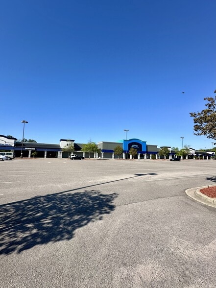 1400 Walter Reed Rd, Fayetteville, NC for lease - Building Photo - Image 3 of 8