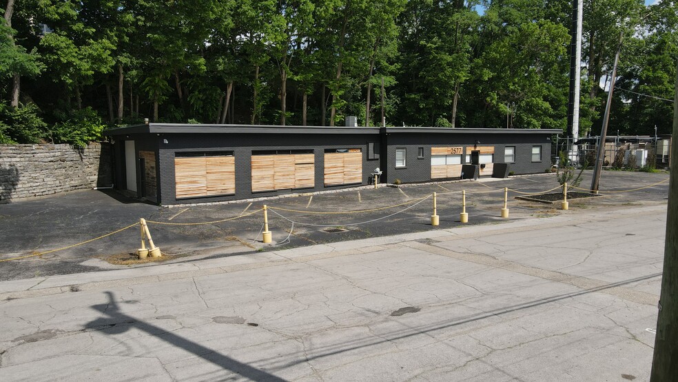 2577 Duck Creek Rd, Cincinnati, OH for sale - Building Photo - Image 1 of 7