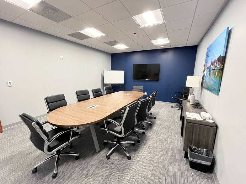 235 Magrath Darby Blvd, Mount Pleasant, SC for lease - Interior Photo - Image 2 of 8