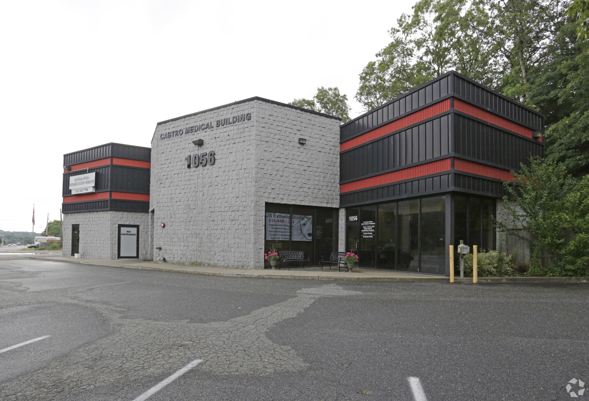 1056 W Jericho Tpke, Smithtown, NY for sale Primary Photo- Image 1 of 1