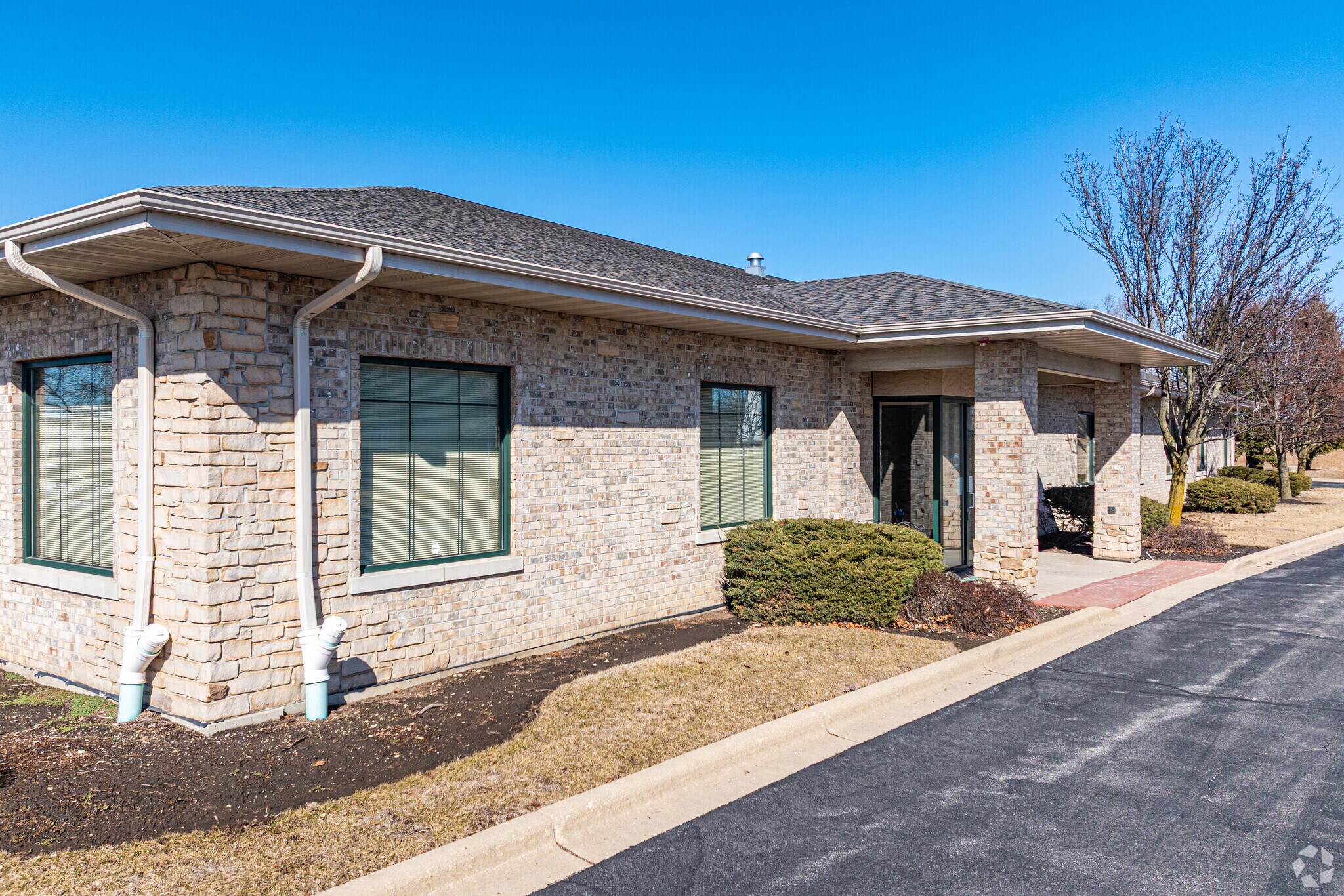 1551 E Fabyan Pky, Geneva, IL for sale Primary Photo- Image 1 of 1