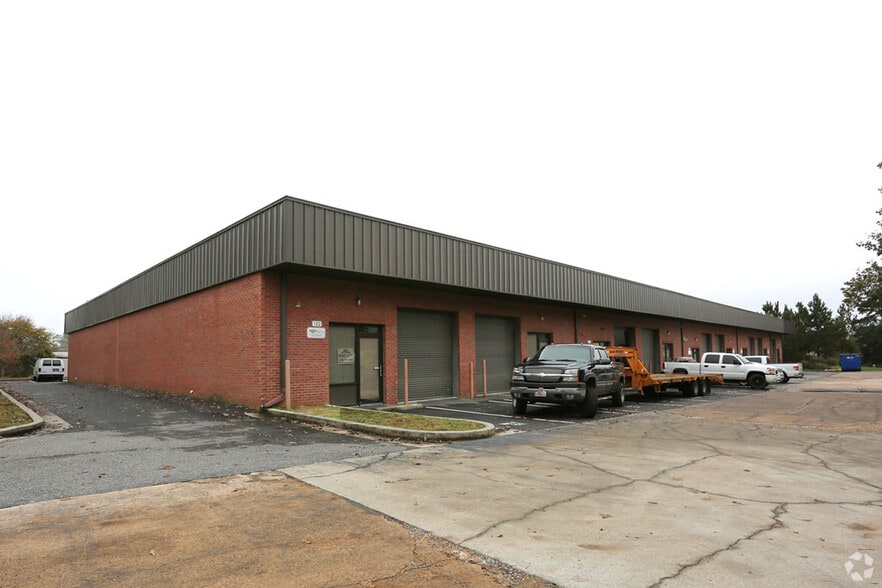 2270 Pendley Rd, Cumming, GA for sale - Primary Photo - Image 1 of 32