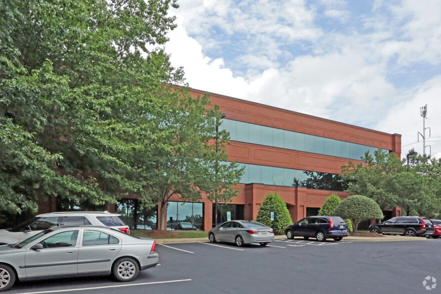 5811 Glenwood Ave, Raleigh, NC for lease - Building Photo - Image 3 of 4