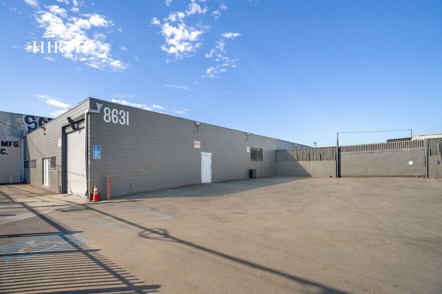 8625 Avalon Blvd, Los Angeles, CA for sale - Building Photo - Image 3 of 17