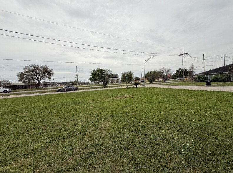 Lawrence Lane, Meraux, LA for sale - Building Photo - Image 2 of 4