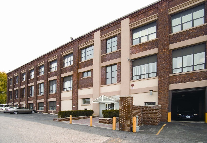 201 Grumman Rd W, Bethpage, NY 11714 Industrial for Lease