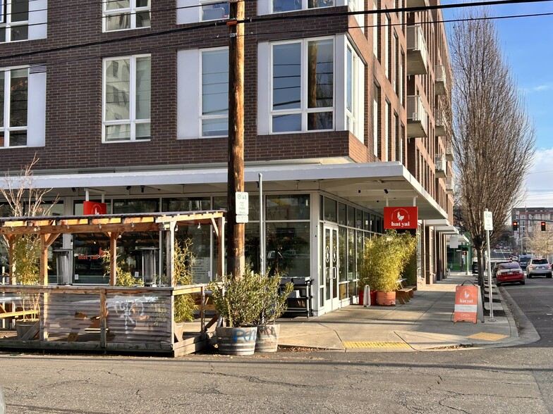 636 SE Morrison St, Portland, OR for lease - Building Photo - Image 3 of 7