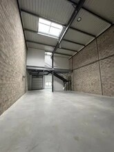 Avenue Du Centaure, Cergy for lease Interior Photo- Image 2 of 4