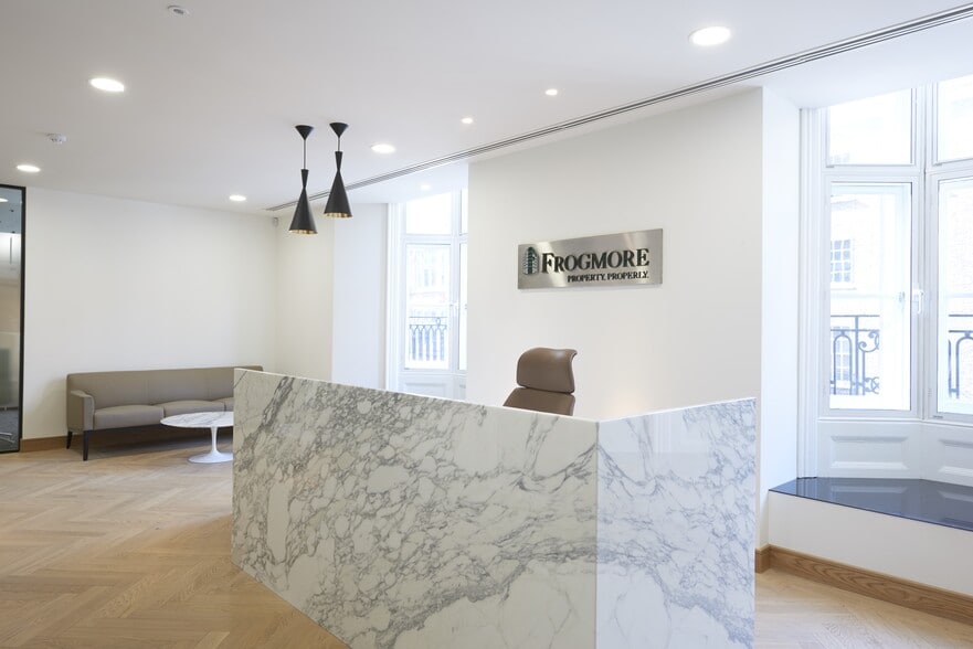 11-15 Wigmore St, London for lease - Interior Photo - Image 3 of 25