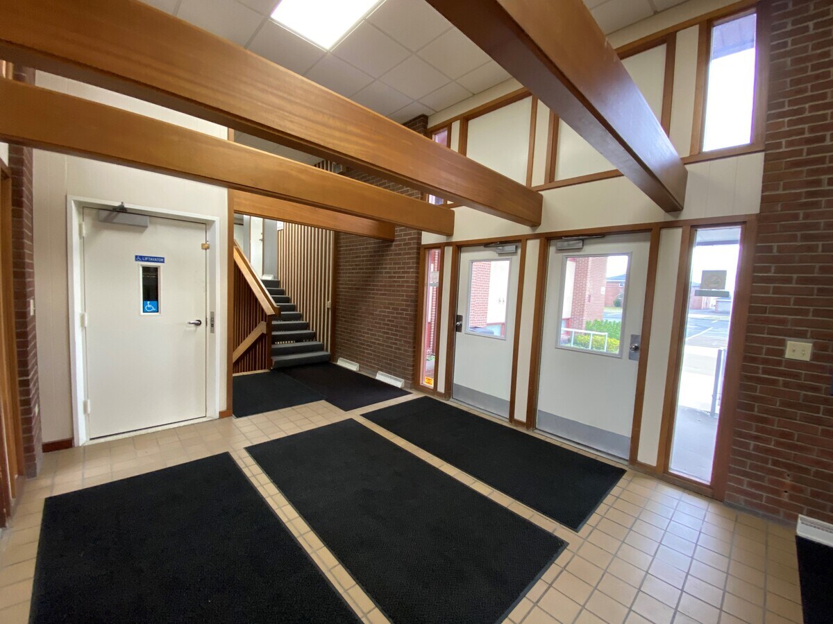 350 Alberta Dr, Amherst, NY 14226 Northtown Medical Building