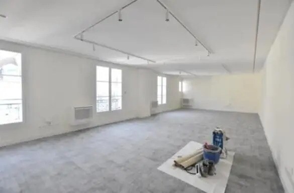 Office in Paris for lease - Building Photo - Image 3 of 10