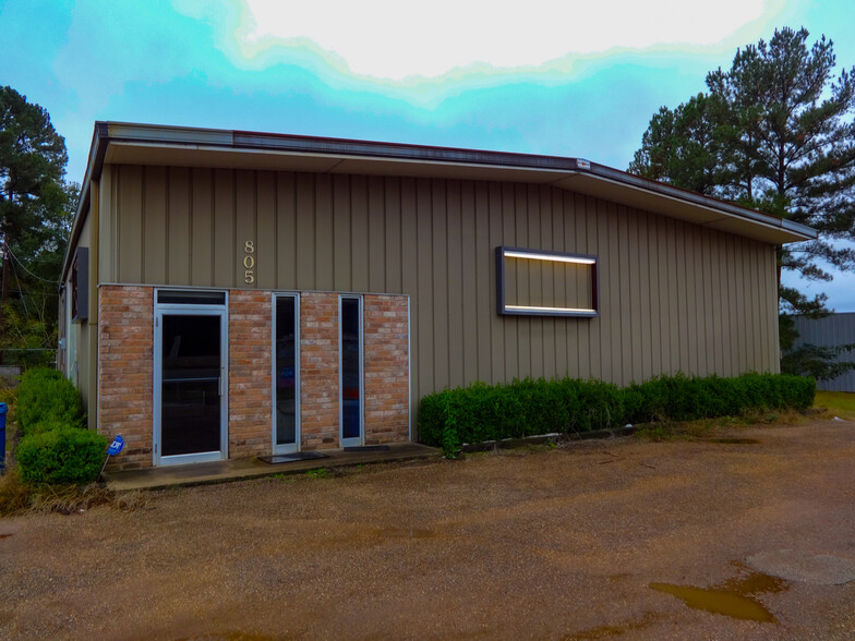 801 W Broadway St, Big Sandy, TX for sale - Primary Photo - Image 1 of 30