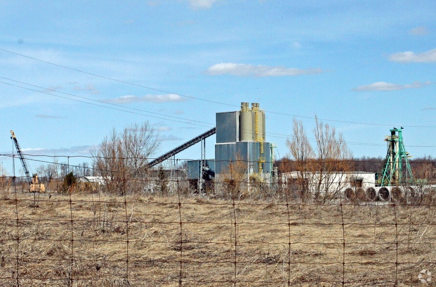 102 Prouse Rd, Uxbridge, ON for lease - Building Photo - Image 3 of 3