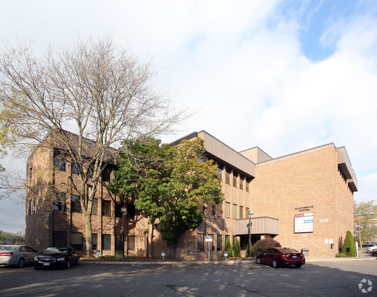 219 Oxford St W, London, ON for lease - Primary Photo - Image 1 of 4