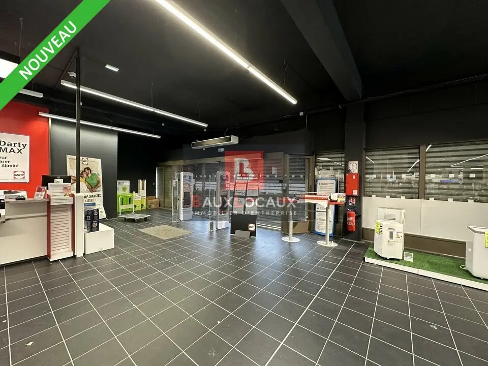 Retail in Bollène for lease Interior Photo- Image 1 of 9